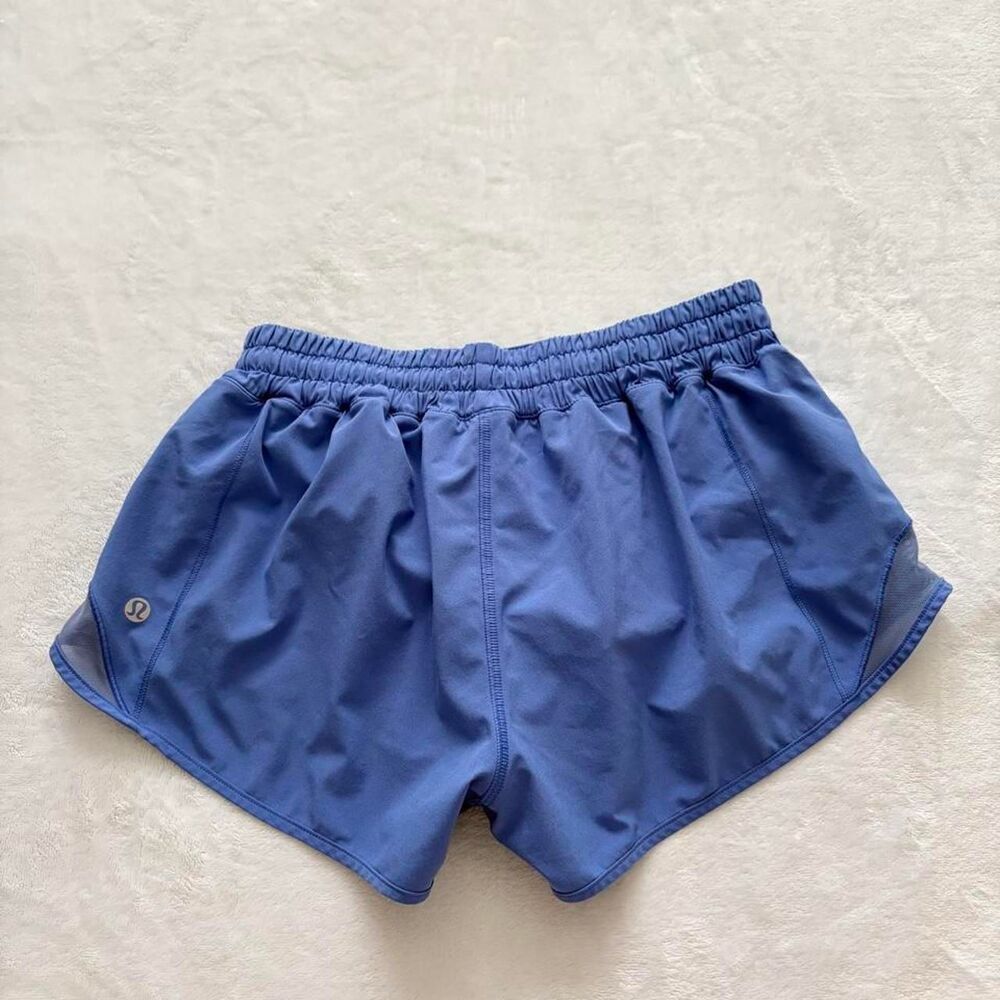 Lululemon Low Rise Hotty Hot Shorts Women's 6, 2.5" Luxury Athletic Workout Gym